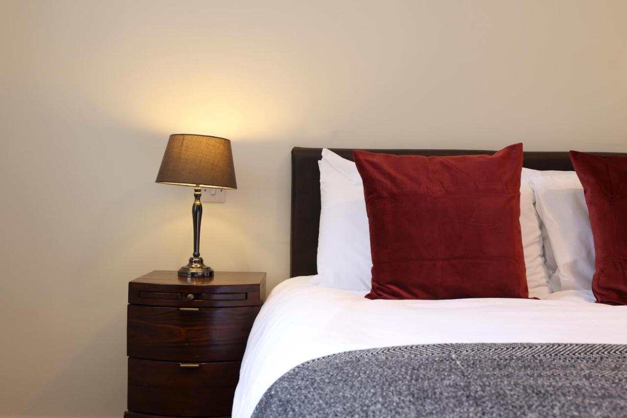 Joivy Spacious 2 Bed,2 Bath Flat, Free Parking And Rooftop Terrace 爱丁堡 外观 照片