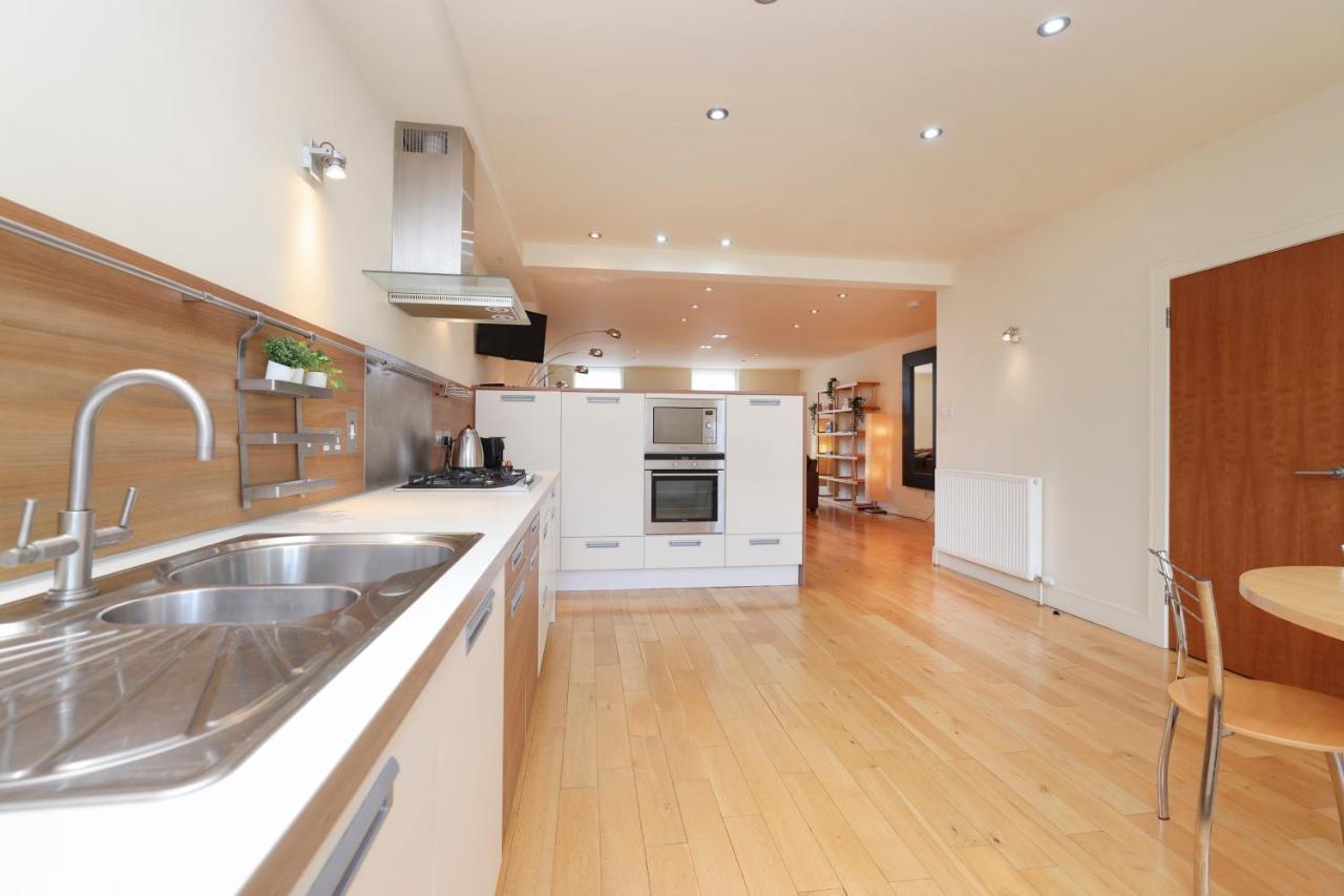 Joivy Spacious 2 Bed,2 Bath Flat, Free Parking And Rooftop Terrace 爱丁堡 外观 照片