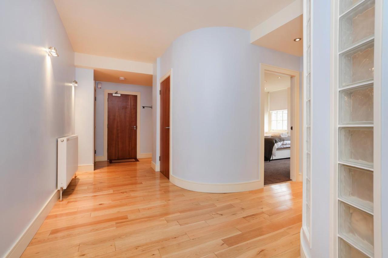 Joivy Spacious 2 Bed,2 Bath Flat, Free Parking And Rooftop Terrace 爱丁堡 外观 照片