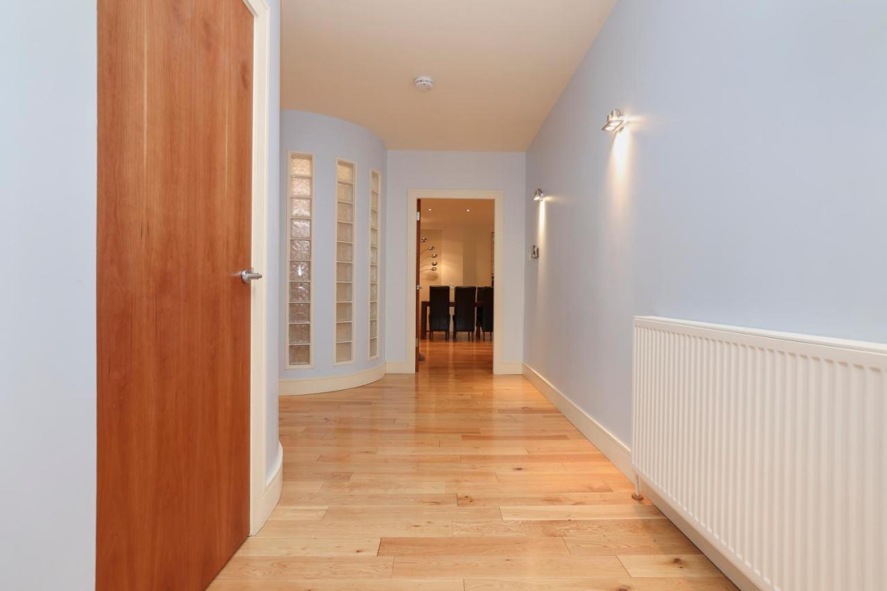 Joivy Spacious 2 Bed,2 Bath Flat, Free Parking And Rooftop Terrace 爱丁堡 外观 照片