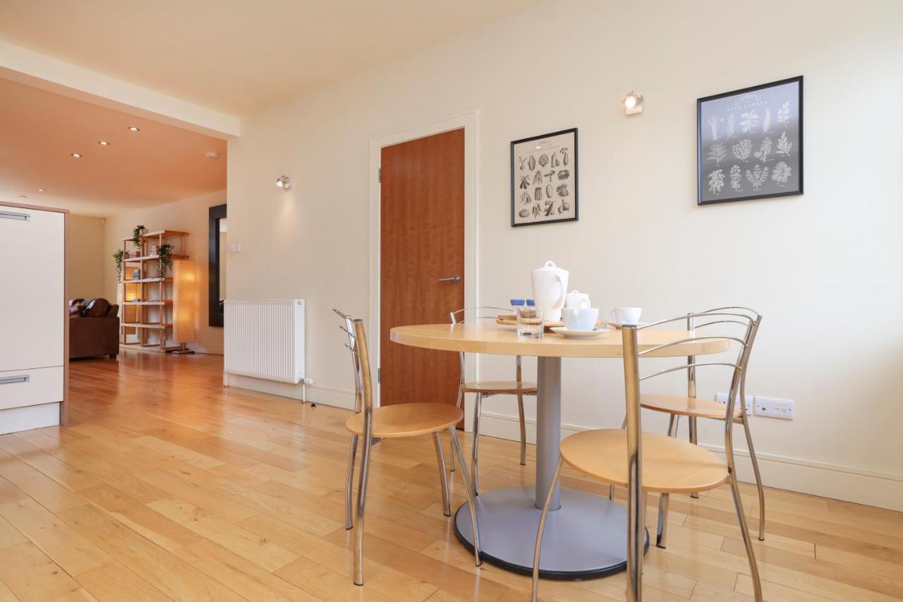Joivy Spacious 2 Bed,2 Bath Flat, Free Parking And Rooftop Terrace 爱丁堡 外观 照片